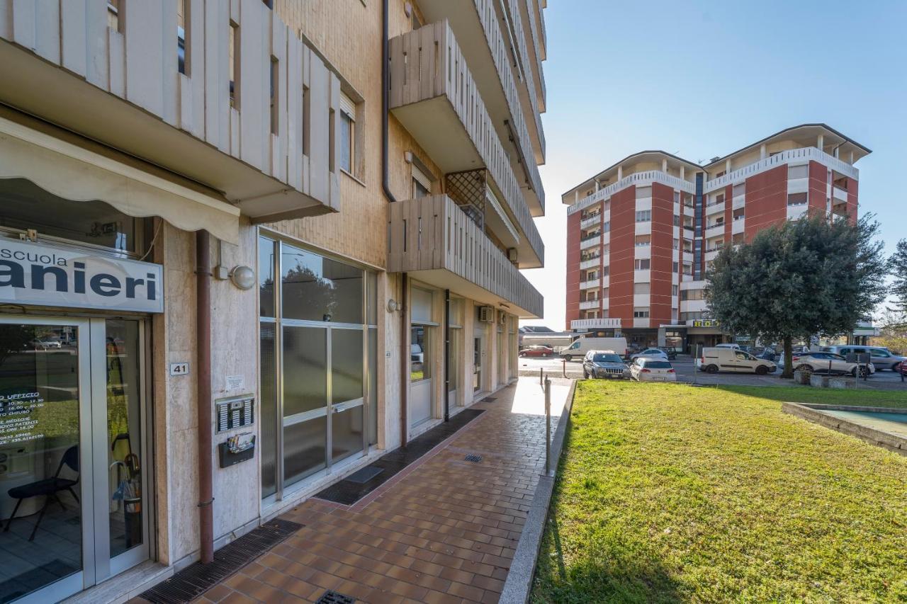 Zia Dina Apt - With Balcony Apartment Pasian di Prato Exterior photo